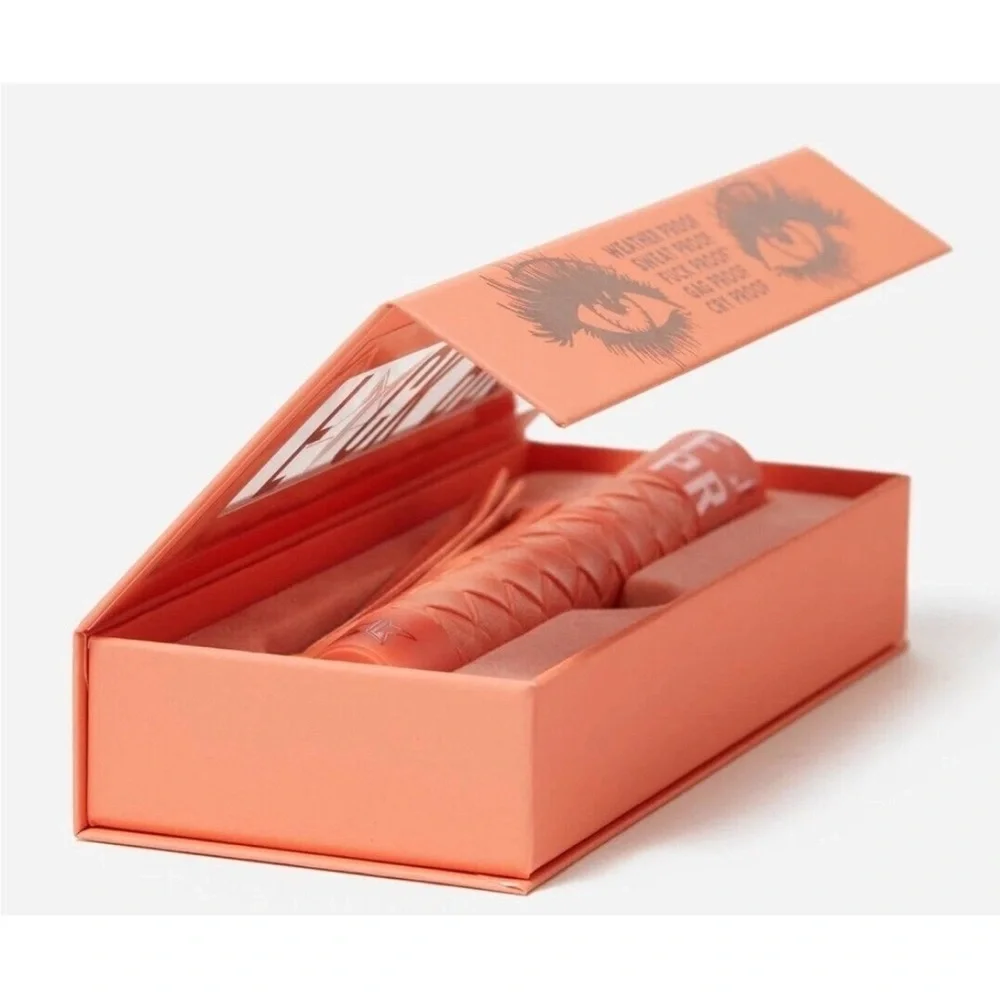 Jeffree Star vibrant coral
